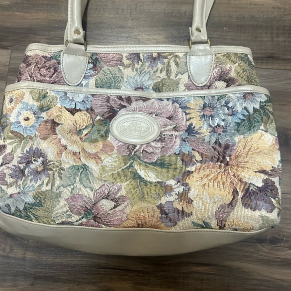 Vintage Floral Tapestry Shoulder Bag - Picture 2 of 7